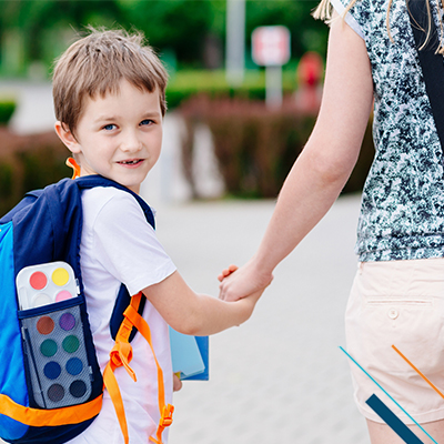 Rentrée scolaire : puis-je m’absenter du travail pour accompagner mon enfant ?